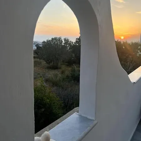 Minimal Blue With Sunset View In Tatil Evi Páros