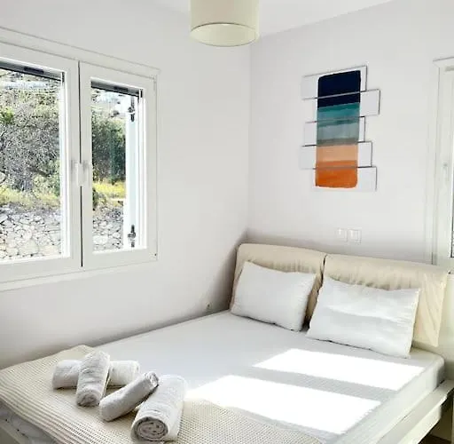 Minimal Blue With Sunset View In Парос