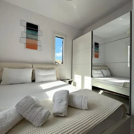 Minimal Blue With Sunset View In * Páros