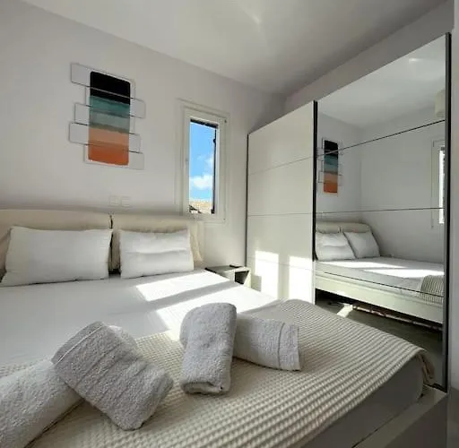 Minimal Blue With Sunset View In * Πάρος