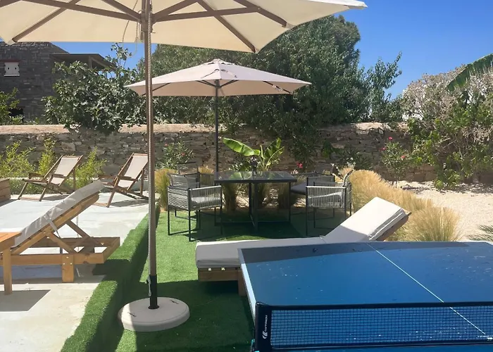 Minimal Blue With Sunset View In باروس